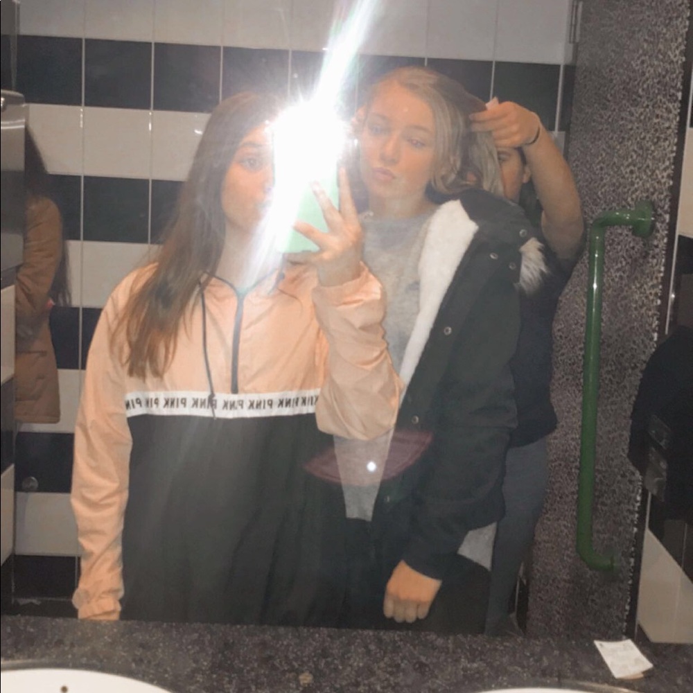 Meet your Posher, Kayla